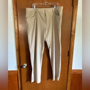 Men’s Khaki Lululemon ABC Pants